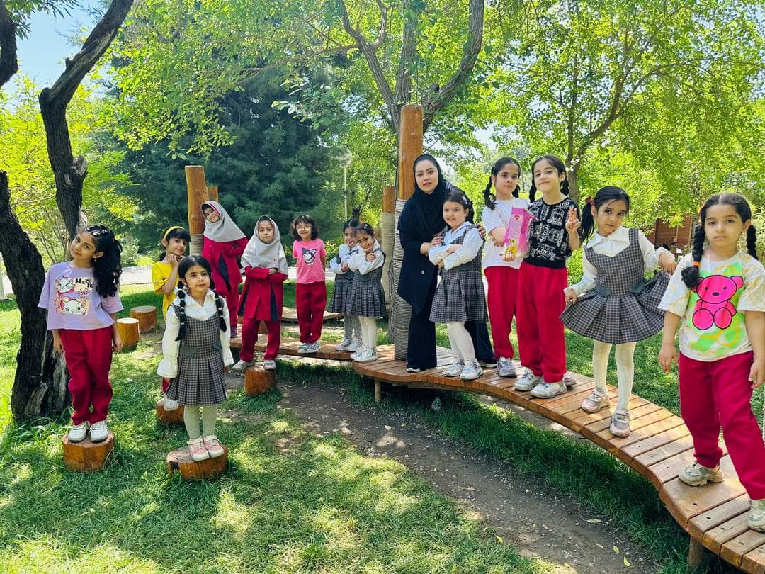 پیش دبستانی و دبستان دخترانه ایراندخت