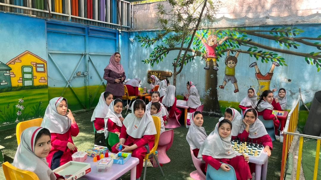 پیش دبستانی و دبستان دخترانه ایراندخت